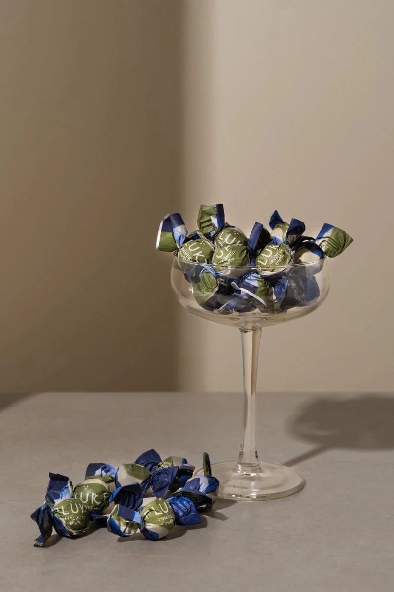 PLŪKT x Pure Chocolate Weidenröschen Tee Trüffel - The Baltic Shop