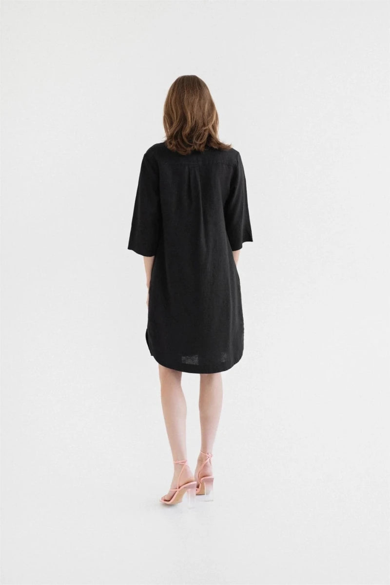 Prelude Kleid in Schwarz – Zeitlose Leichtigkeit aus Leinen - The Baltic Shop