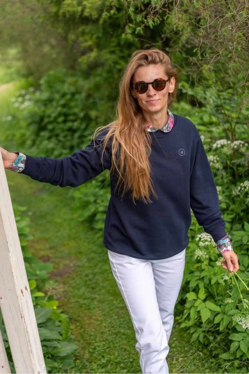 Pullover 'RUN THE WORLD' aus hochwertiger Baumwolljersey - The Baltic Shop