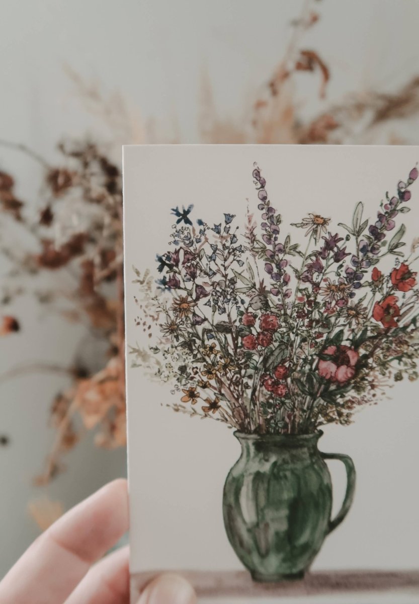 Rustikale Blumen in einer grünen Vase, gefaltete Karte - The Baltic Shop