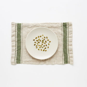 Rustikaler Platzset aus Leinen mit grüne Streifen - The Baltic Shop