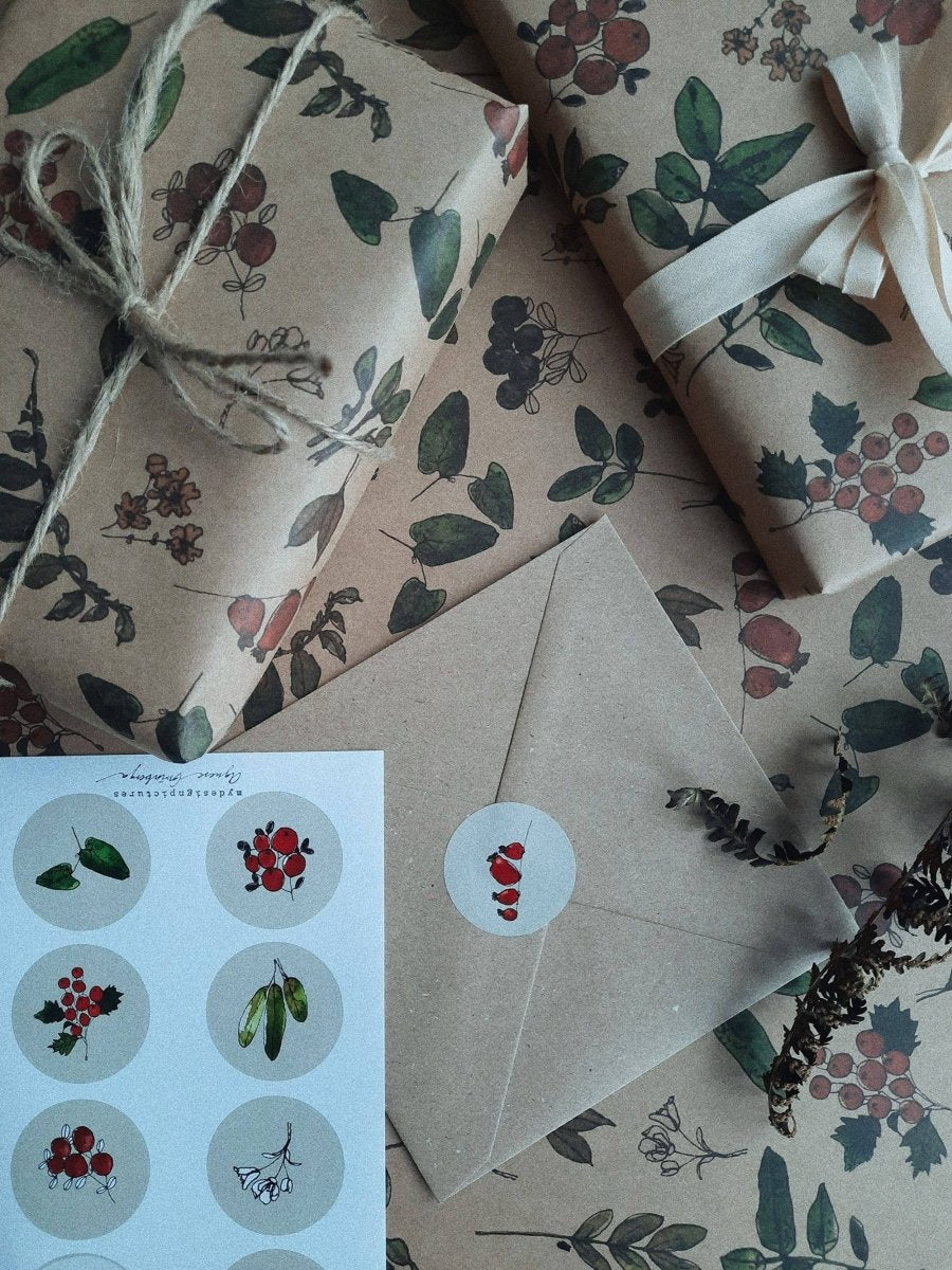 Set aus 3 - teiligem Geschenkpapier „Beeren und Pflanzen“ - The Baltic Shop