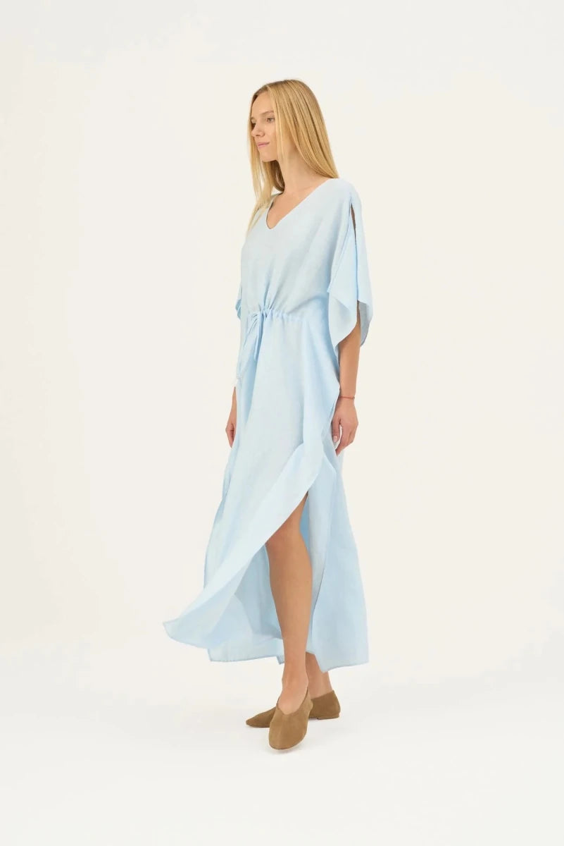 Sol Kleid in baby blau – Luftige Eleganz aus Leinen - The Baltic Shop