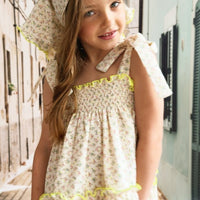 Sommerkleid mit Blumenmuster und Schleifenträgern - The Baltic Shop