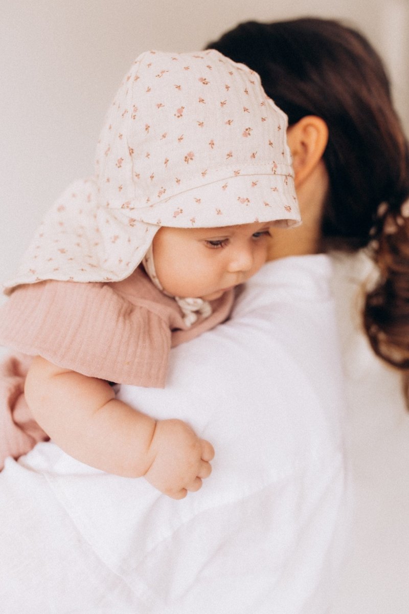 Sonnenhut aus Bio Musselin in 2 Farben - The Baltic Shop