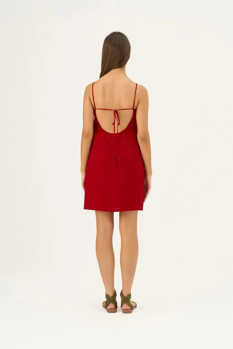 Stella Kleid in Rot – Verspielte Eleganz mit modernem Twist - The Baltic Shop