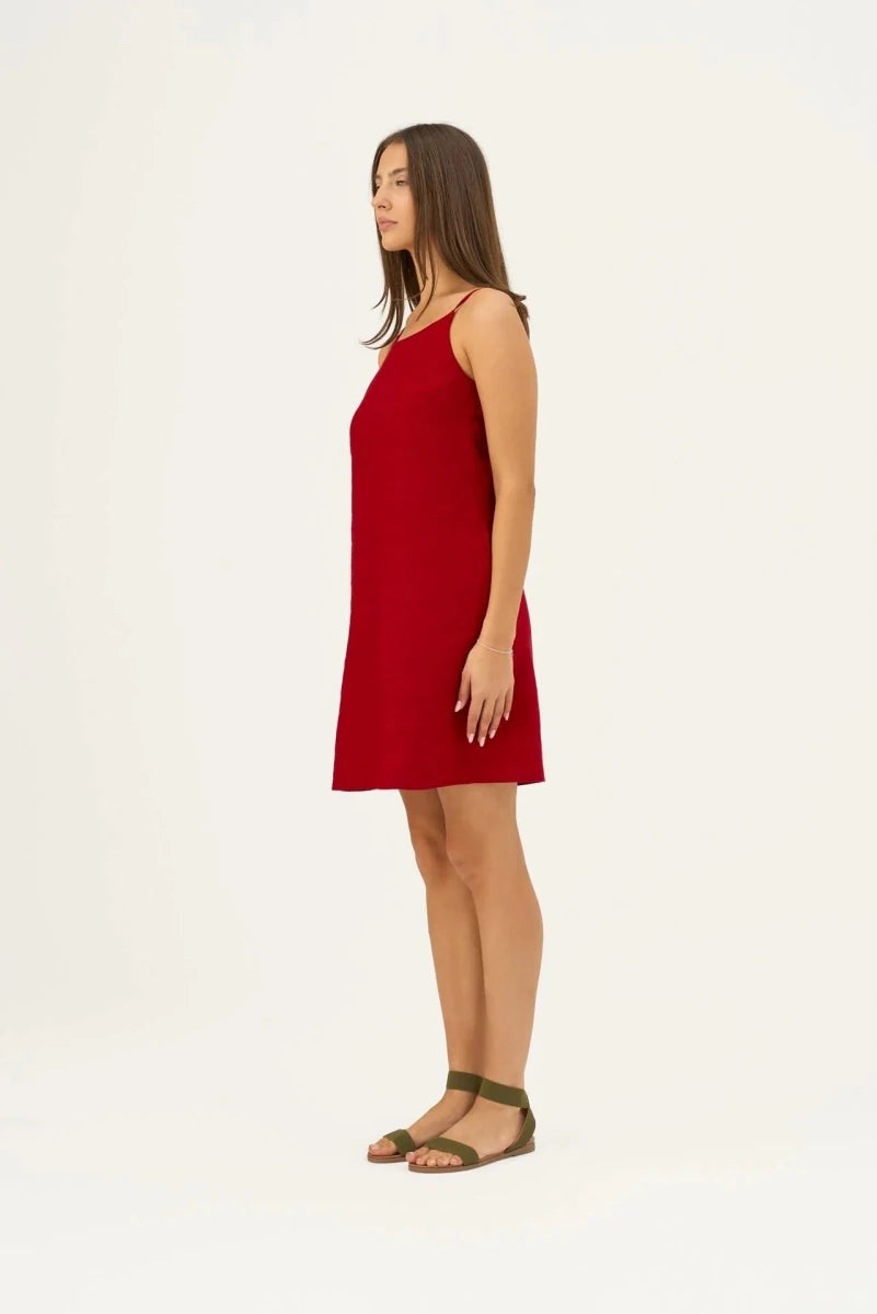 Stella Kleid in Rot – Verspielte Eleganz mit modernem Twist - The Baltic Shop
