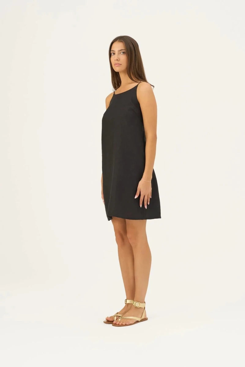 Stella Kleid in Schwarz – Verspielte Eleganz mit modernem Twist - The Baltic Shop