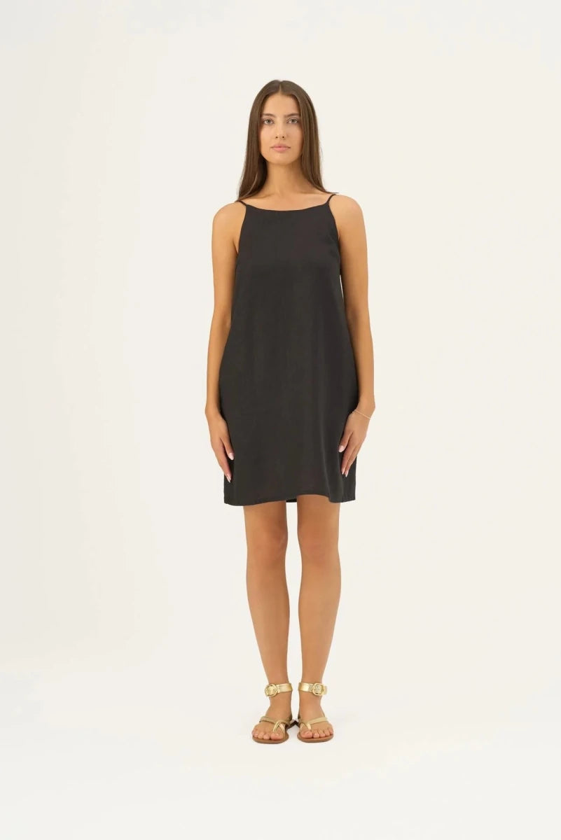 Stella Kleid in Schwarz – Verspielte Eleganz mit modernem Twist - The Baltic Shop