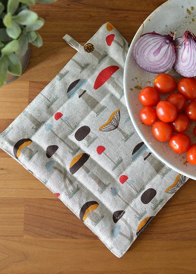 Topfuntersetzer aus Leinen mit Pilzemotiv - The Baltic Shop