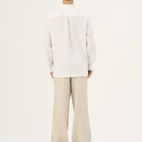 Unisex Leinenhemd in Weiß – Lockeres Hemd aus 100 % Leinen - The Baltic Shop