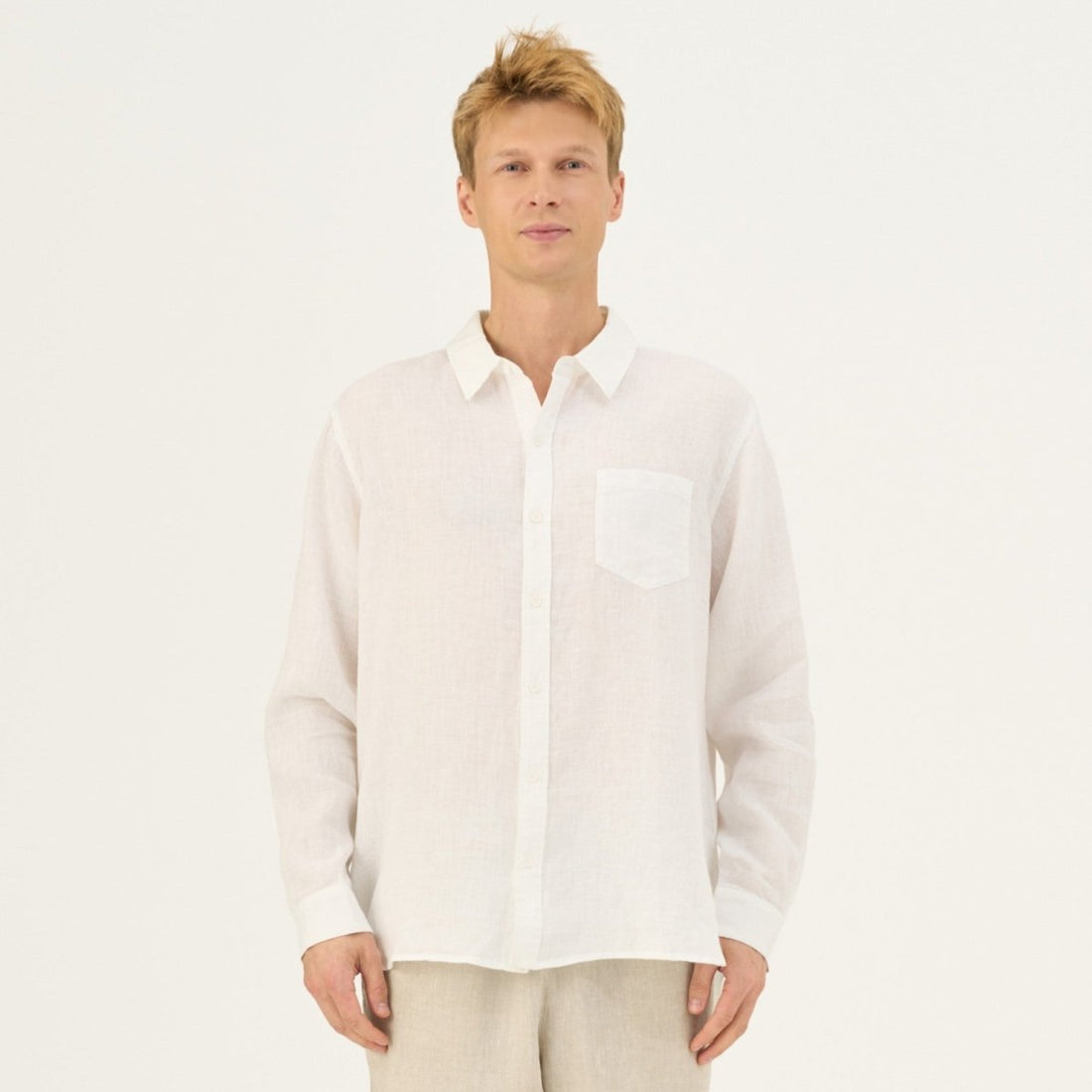 Unisex Leinenhemd in Weiß – Lockeres Hemd aus 100 % Leinen - The Baltic Shop