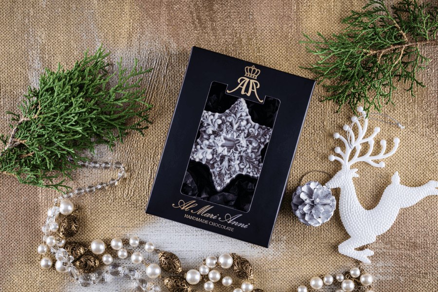 Weihnachtsfigur aus Schokolade, gestricktes Herz - The Baltic Shop