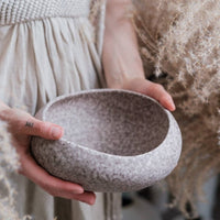 YUTORI Schale "Pebble" - organisches Steingut in 2 Größen - The Baltic Shop