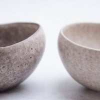 YUTORI Schale "Pebble" - organisches Steingut in 2 Größen - The Baltic Shop