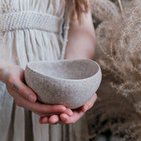 YUTORI Schale "Pebble" - organisches Steingut in 2 Größen - The Baltic Shop