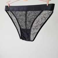 Love Me Tender Panties aus Spitze - The Baltic Shop