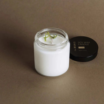 Mini-Kerze aus Moos in einem Votiv aus Glas - The Baltic Shop