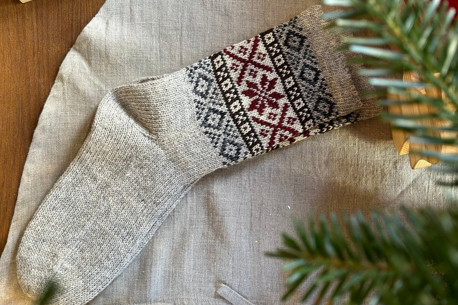 Wollsocken für Erwachsene mit lettische Symbole - The Baltic Shop