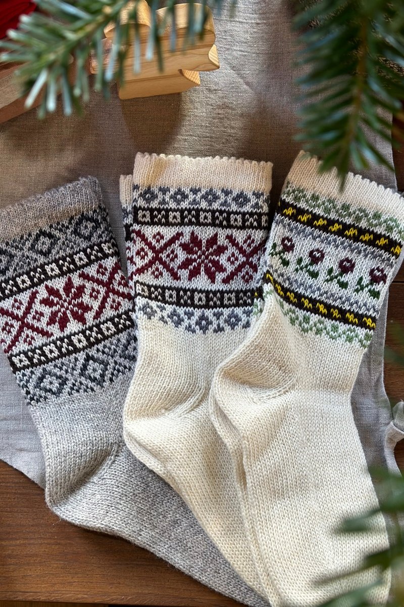 Wollsocken für Erwachsene mit lettische Symbole - The Baltic Shop