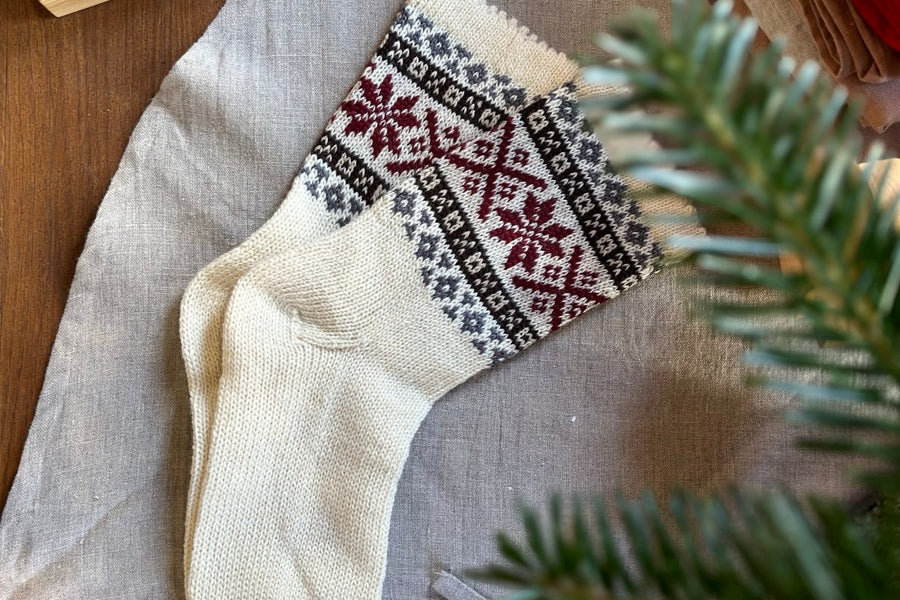 Wollsocken für Erwachsene mit lettische Symbole - The Baltic Shop