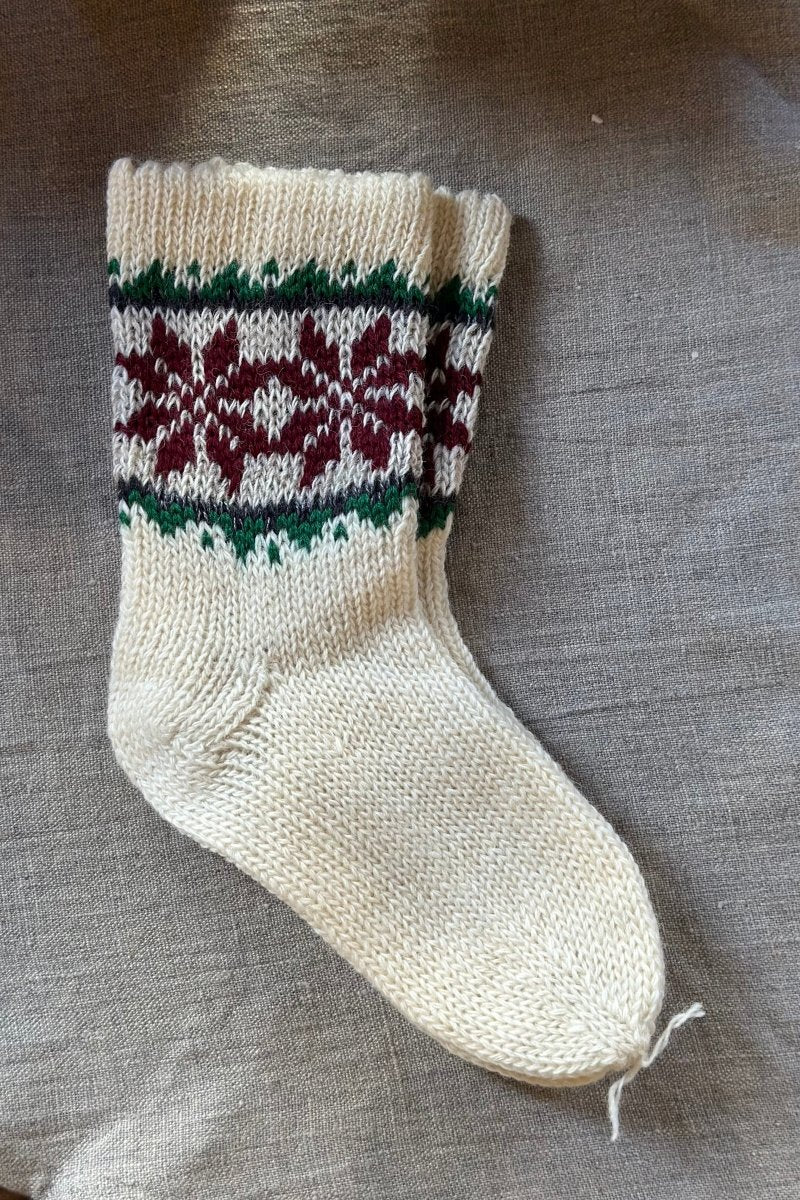 Wollsocken für Kinder mit lettischen Symbol "Auseklis" - The Baltic Shop